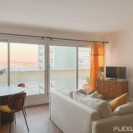 Spacious Two-bedroom In The 13th With Balcony