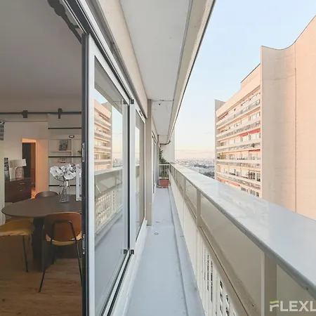 Lejlighed Spacious Two-bedroom In The 13th With Balcony