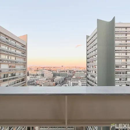 Spacious Two-bedroom In The 13th With Balcony Daire *