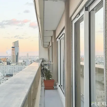 Spacious Two-bedroom In The 13th With Balcony Daire Paris