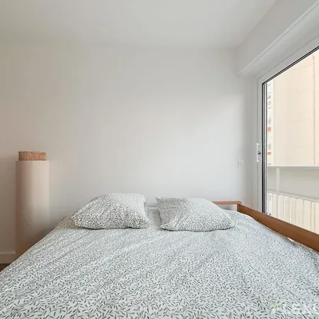 Daire Spacious Two-bedroom In The 13th With Balcony Paris