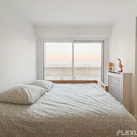 Daire Spacious Two-bedroom In The 13th With Balcony Paris