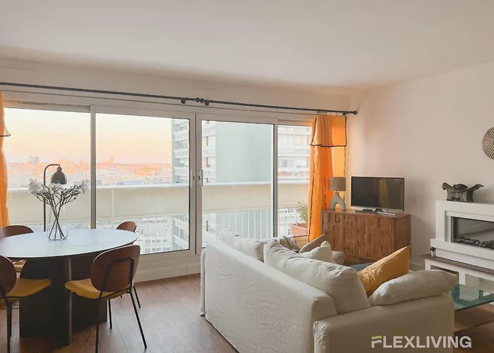 Spacious Two-bedroom In The 13th With Balcony