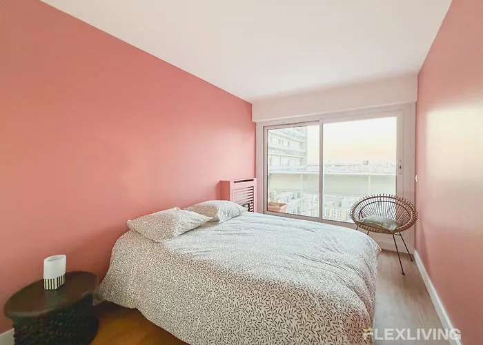 Spacious Two-bedroom In The 13th With Balcony