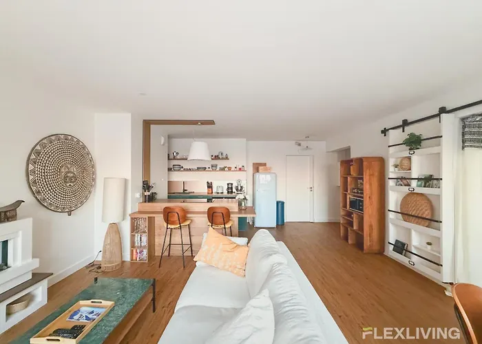 Spacious Two-bedroom In The 13th With Balcony * Paris