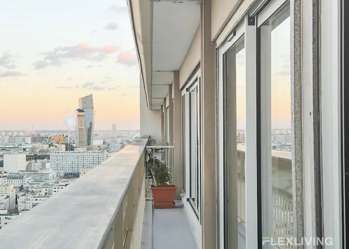 Spacious Two-bedroom In The 13th With Balcony Lägenhet Paris