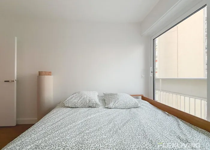 Lägenhet Spacious Two-bedroom In The 13th With Balcony Paris